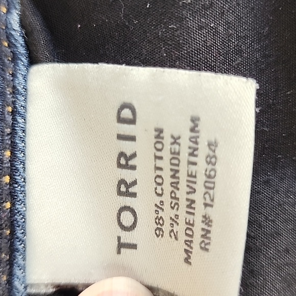 Torrid Skinny Jeans Sz 22 - Picture 6 of 8